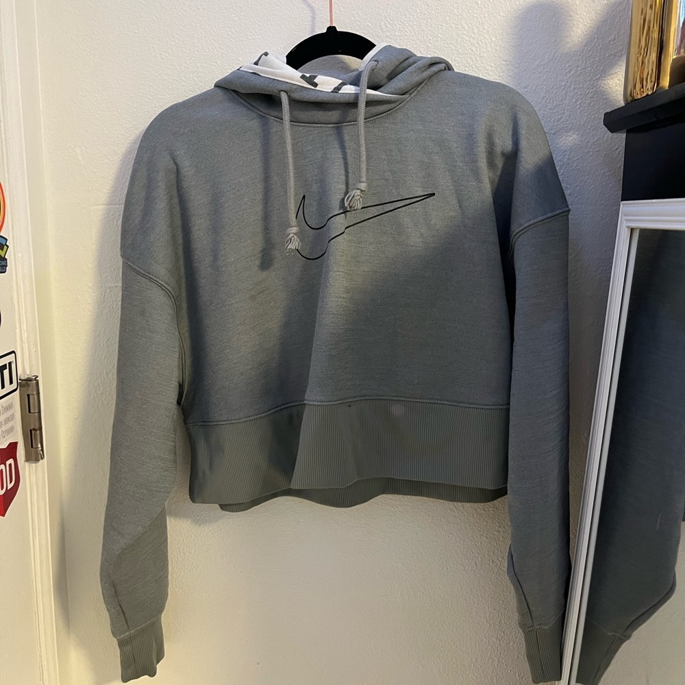 Nike cropped hoodie